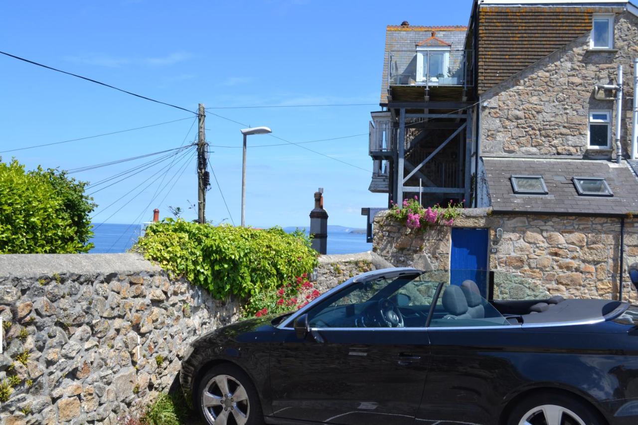 Huer'S Watch A Beautifully Presented Private Apartment With Far Reaching Views Over St Ives Harbour And Bay And Free Onsite Parking For Larger Groups Book Along With Our Connecting Two Sister Apartments Buitenkant foto